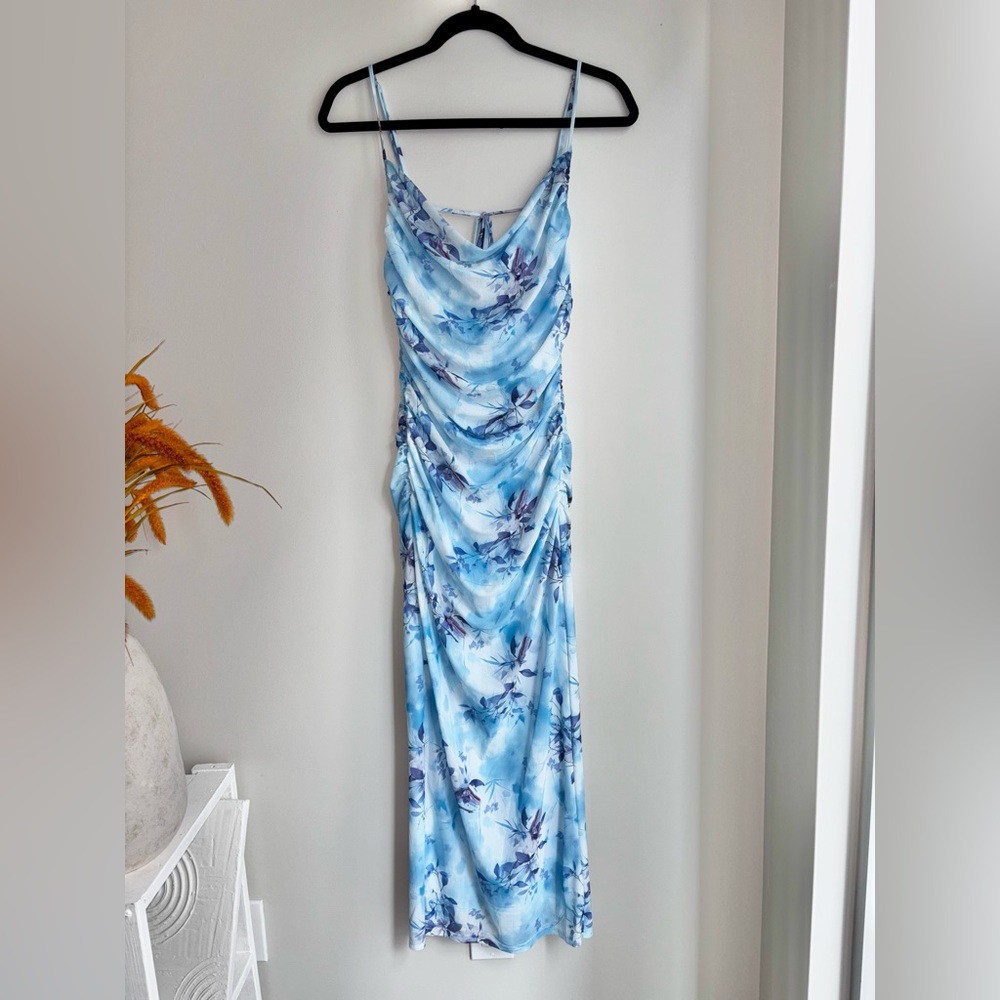 Chic Blue Floral Midi Dress